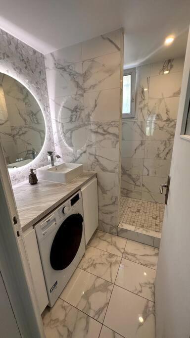 Appartement 3 Chambres + Parking A Lyon 7 Esterno foto