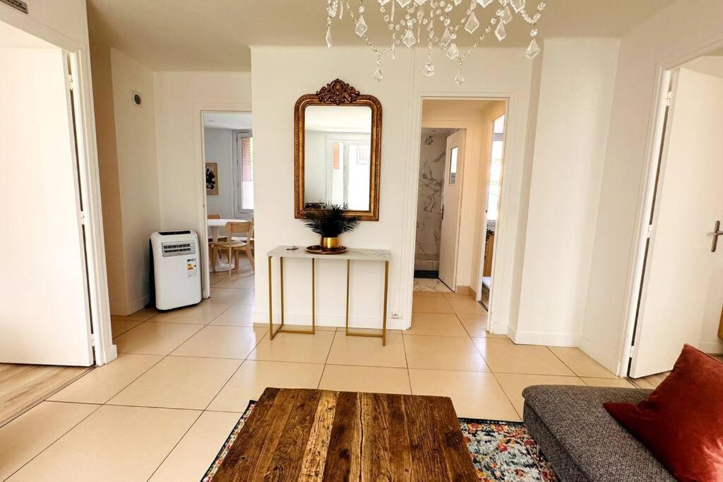 Appartement 3 Chambres + Parking A Lyon 7 Esterno foto