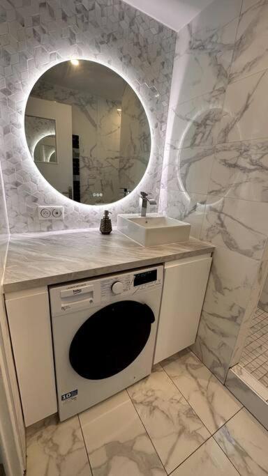 Appartement 3 Chambres + Parking A Lyon 7 Esterno foto