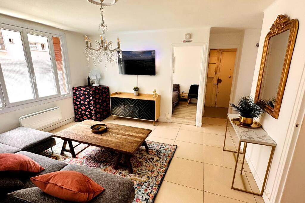 Appartement 3 Chambres + Parking A Lyon 7 Esterno foto