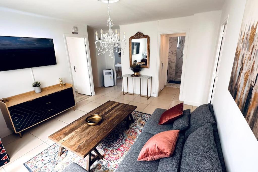 Appartement 3 Chambres + Parking A Lyon 7 Esterno foto